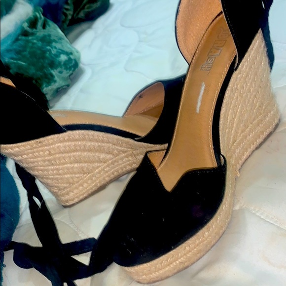 Too big for me! Never worn. - Picture 1 of 1